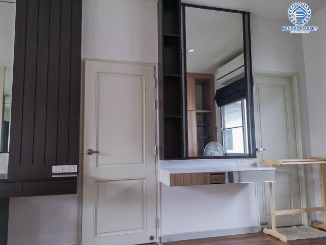 *****บ้านแฝดมือสองนนทบุรี ม.เรสท์ บางใหญ่ บ้านสวยพร้อมอยู่ เนื้อที่ 38.7 ตร.ว. ฟังก์ชั่น 3 ห้องนอน 2 ห้องน้ำ แถมแอร์ 1 เครื่อง! ต่อเติมครบ มีบิ้วท์อินครัว และโรงจอดรถพร้อมใช้งาน บนทำเลเดินทางสะดวก ใกล้เซ็นทรัลเวสต์เกต อิเกีย ทางด่วน และรถไฟฟ้าสถานี "คลองบางไผ่"